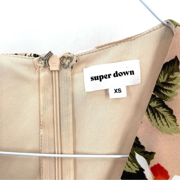 SUPERDOWN Revolve Ilah Surplice Floral VNeck Longsleeve Romper - Picture 11 of 14